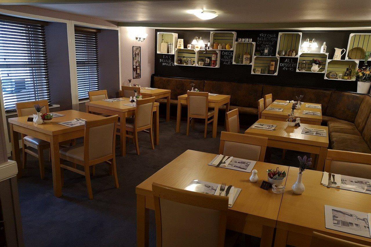 The Commercial Hotel Tarland Екстер'єр фото
