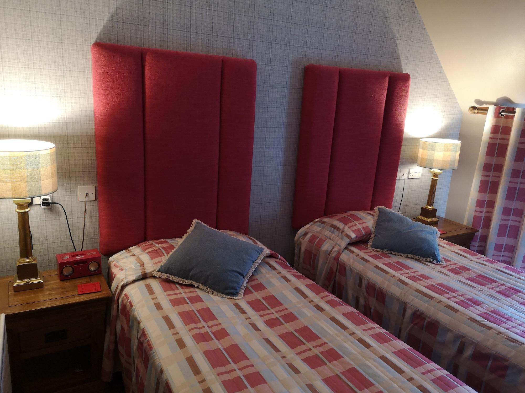 The Commercial Hotel Tarland Екстер'єр фото
